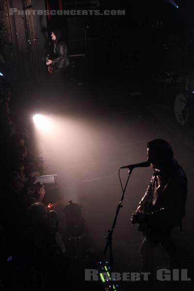 BLACK REBEL MOTORCYCLE CLUB - 2014-02-24 - PARIS - Le Trianon - Peter Hayes - Robert Levon Been